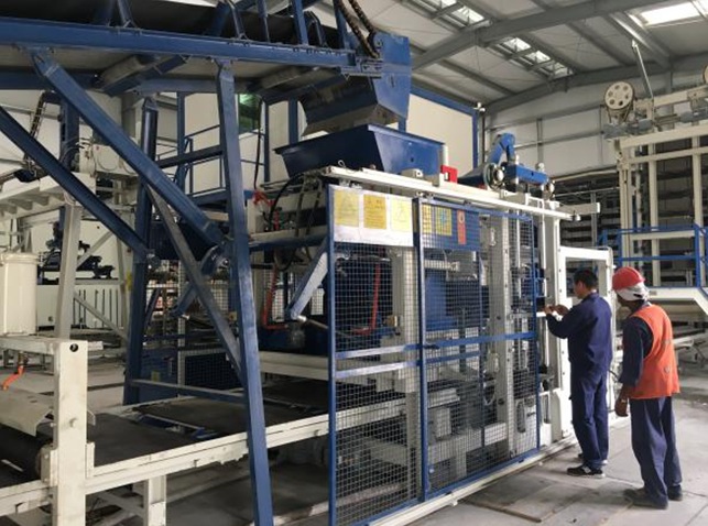 閃耀一帶一路！巴林王國老客戶再購泉工磚機(jī)全線！