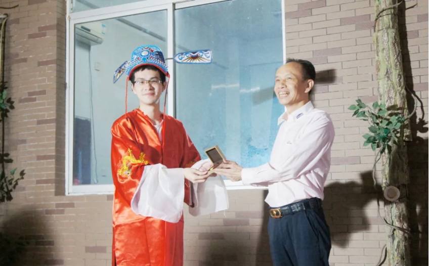 黨建進(jìn)行時(shí)：“泉心全意，工力同心”博餅活動(dòng)凝聚人心，和諧友愛！